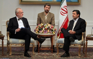 Swedish ambassador inadvertently offends Iranian president by crossing his legs during meeting